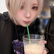 신작 프라페에서 보상시간🤍