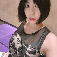 의상이 다르다.