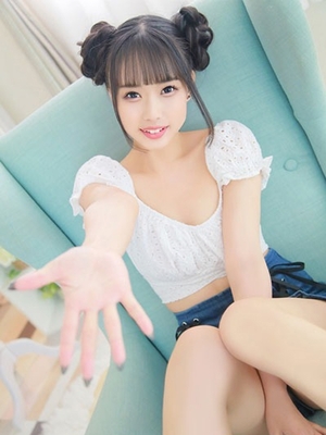 가슴 쿤 로리거유E컵 - 마키에