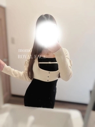 입고 있어요 🍑💞