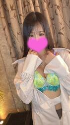 가슴 → 엉덩이. 하지만...?