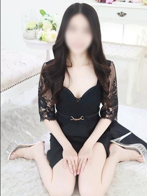 시선 빼앗는 눈동자와 쿠빌레 - 카리나