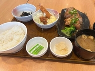 어딘가 먹고 싶다 🥺